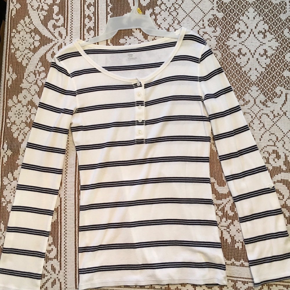 Long sleeved T-shirt
